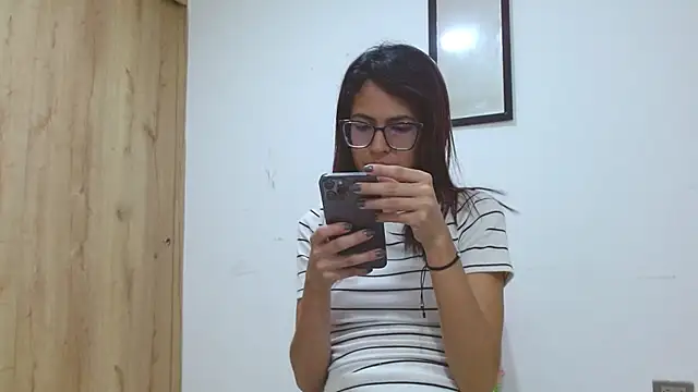 Snapshot of Emily_Lopera chatting on May 2026 06:47:01 PM Emily Lopera online show from May 2026 06:47:01 PM