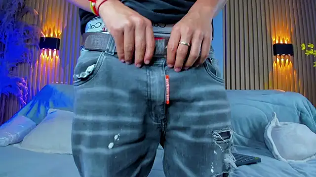 Liam Dustin online show from August 2026 09:17:01 PM