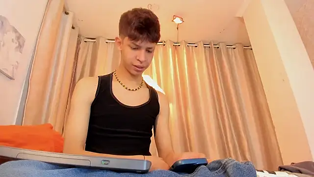 Snapshot of Ethan_qop chatting on May 2026 11:19:01 AM Ethan qop online show from May 2026 11:19:01 AM