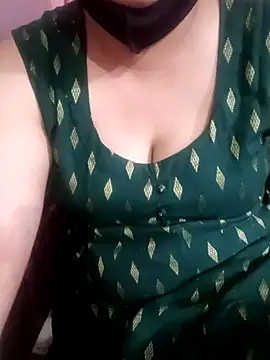Snapshot of Gujju_bhabhi69 chatting on May 2026 09:14:01 AM Gujju bhabhi69 online show from May 2026 09:14:01 AM