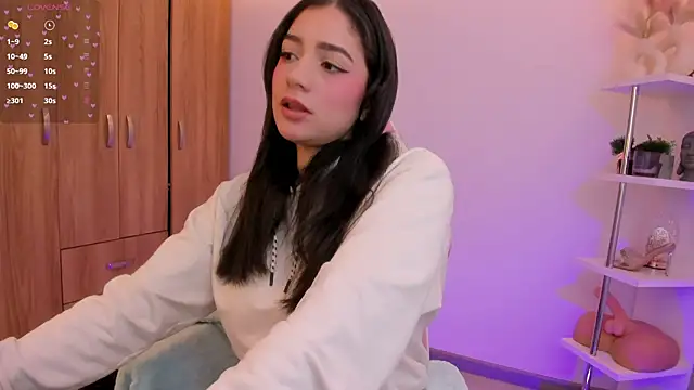 Snapshot of KittyFeet1 chatting on July 2026 09:33:01 PM KittyFeet1 online show from July 2026 09:33:01 PM