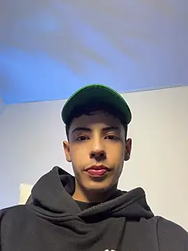 Snapshot of SebastianReed_ chatting on June 2026 04:04:01 AM SebastianReed online show from June 2026 04:04:01 AM