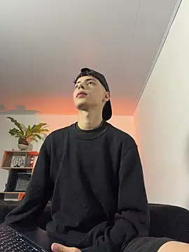 Snapshot of SebastianReed_ chatting on June 2026 04:23:01 AM SebastianReed online show from June 2026 04:23:01 AM