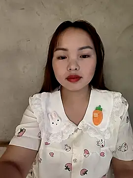Snapshot of Mina_xYx chatting on May 2026 02:45:01 PM Mina xYx online show from May 2026 02:45:01 PM