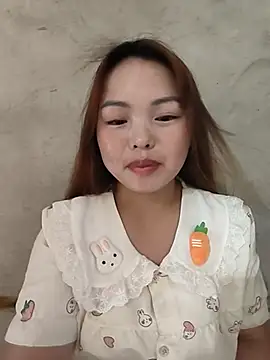 Snapshot of Mina_xYx chatting on May 2026 04:18:01 AM Mina xYx online show from May 2026 04:18:01 AM