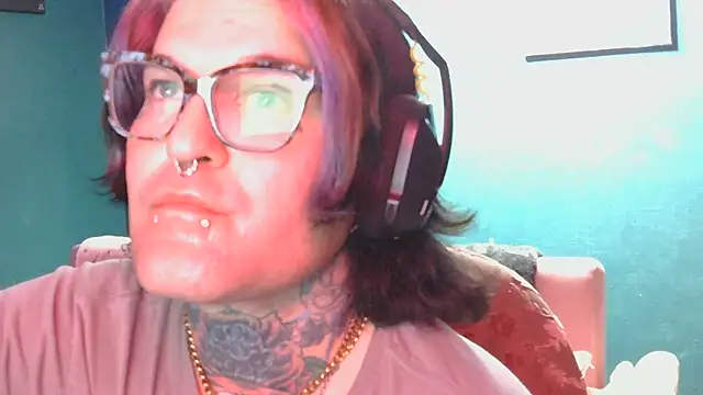 Snapshot of TattooBambie chatting on March 2026 05:45:01 AM TattooBambie online show from March 2026 05:45:01 AM