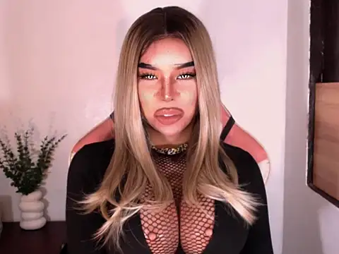 Zandralopez online show from May 2026 07:11:02 PM