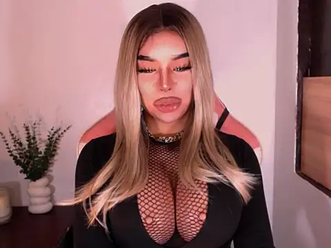 Zandralopez online show from May 2026 07:49:02 AM