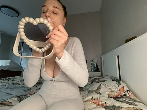 bimboiiii online show from July 2026 12:41:01 PM