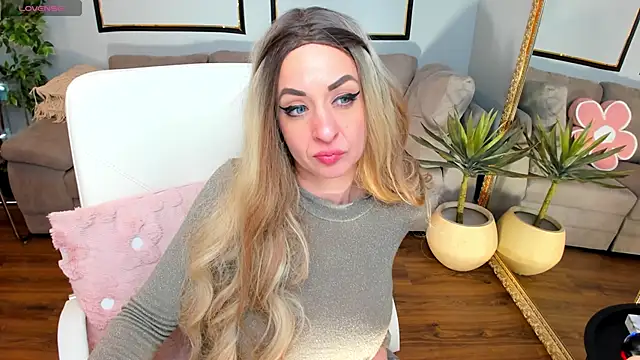 Snapshot of ElyssaVibe chatting on April 2026 02:51:02 AM ElyssaVibe online show from April 2026 02:51:02 AM