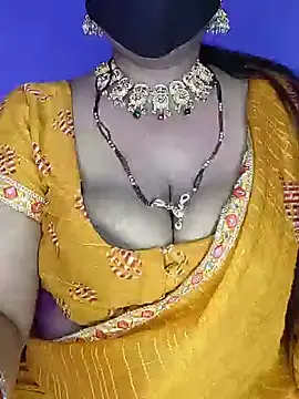 Snapshot of Miss_roohi chatting on June 2026 05:45:02 AM Miss roohi online show from June 2026 05:45:02 AM