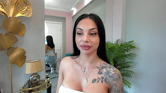 Snapshot of MissSiennaa chatting on May 2026 05:26:01 AM MissSiennaa online show from May 2026 05:26:01 AM
