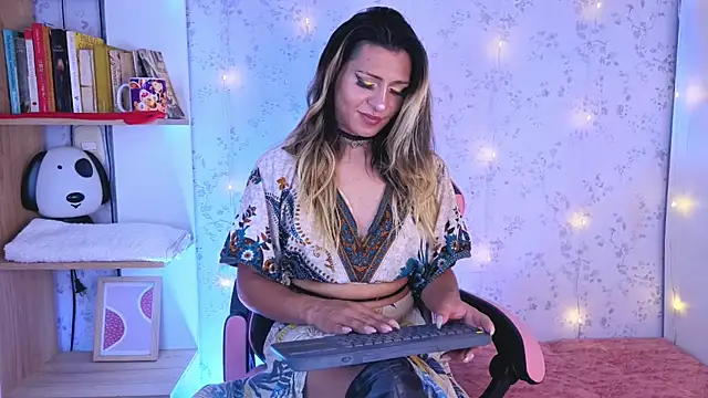  Alexaavandercloude online show from July 2026 07:28:02 PM