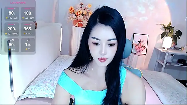 Snapshot of Evelyn-007 chatting on May 2026 01:49:02 PM Evelyn-007 online show from May 2026 01:49:02 PM