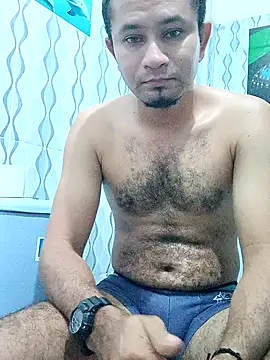 Snapshot of MiredCarabao chatting on April 2026 01:40:01 PM MiredCarabao online show from April 2026 01:40:01 PM