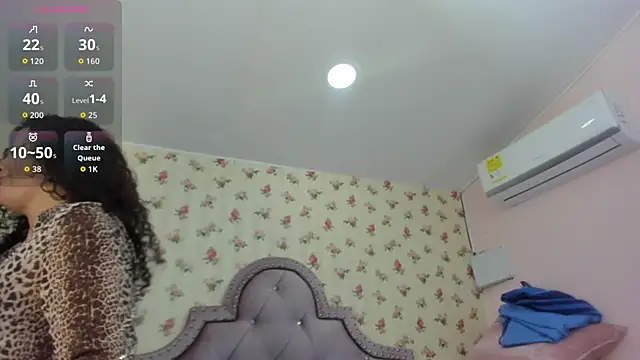 Snapshot of crystal_watson0 chatting on June 2026 02:10:02 PM crystal watson0 online show from June 2026 02:10:02 PM