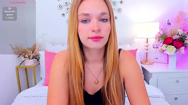 YangLola online show from June 2026 05:18:01 AM
