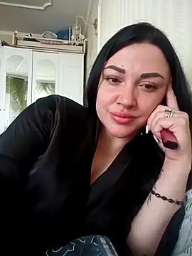 Snapshot of Elsie-Nora chatting on May 2026 05:35:01 AM Elsie-Nora online show from May 2026 05:35:01 AM