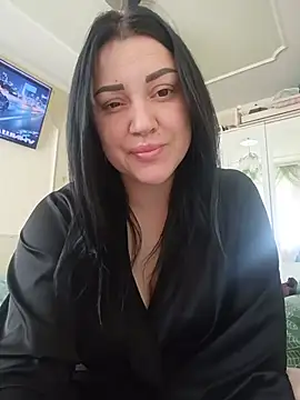 Snapshot of Elsie-Nora chatting on May 2026 06:43:02 AM Elsie-Nora online show from May 2026 06:43:02 AM
