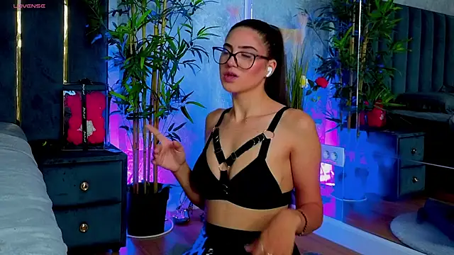 valery evan online show from July 2026 06:14:02 PM