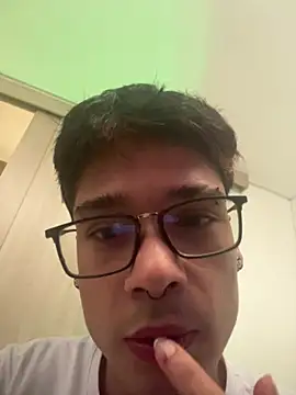 ronald maximo19 online show from March 2026 03:50:01 PM