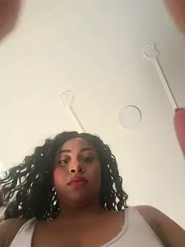 Snapshot of Kloe_rousse01 chatting on July 2026 09:47:01 PM Kloe rousse01 online show from July 2026 09:47:01 PM
