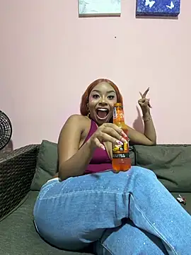 Snapshot of Kloe_rousse01 chatting on July 2026 08:45:02 PM Kloe rousse01 online show from July 2026 08:45:02 PM