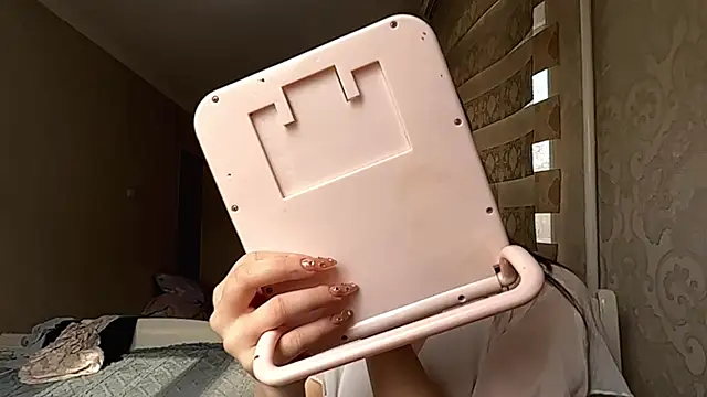 Snapshot of EffieCappaert chatting on March 2026 10:09:02 AM EffieCappaert online show from March 2026 10:09:02 AM