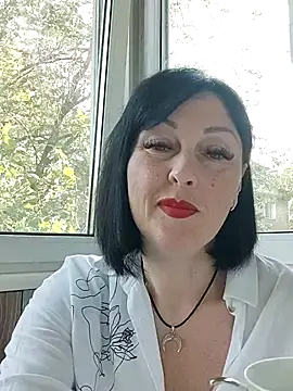 Snapshot of HelgaDennis chatting on June 2026 04:19:02 AM HelgaDennis online show from June 2026 04:19:02 AM