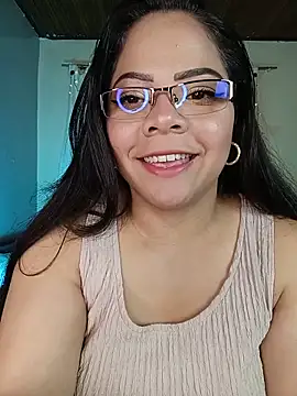 Snapshot of ROUSSE_SINCLAIR chatting on May 2026 10:05:02 PM ROUSSE SINCLAIR online show from May 2026 10:05:02 PM