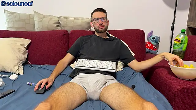 SoloUno0 online show from July 2026 04:00:02 PM