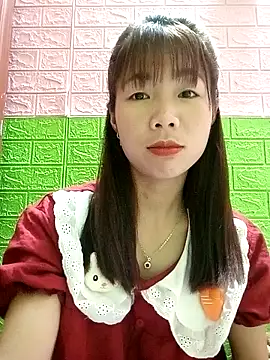 Snapshot of AmyLinee01 chatting on July 2026 06:47:02 AM AmyLinee01 online show from July 2026 06:47:02 AM
