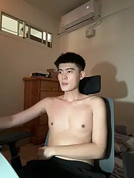 Snapshot of CalvinHY chatting on July 2026 10:45:01 PM CalvinHY online show from July 2026 10:45:01 PM