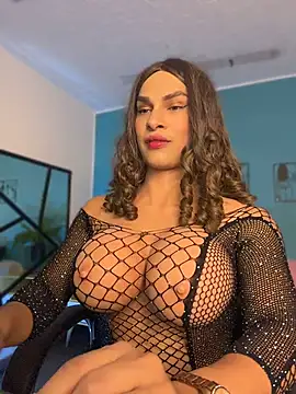 Snapshot of Honey__kiss chatting on July 2026 11:32:02 PM Honey kiss online show from July 2026 11:32:02 PM