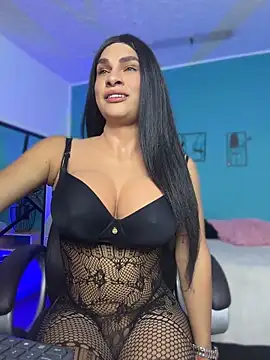 Snapshot of Honey__kiss chatting on July 2026 11:07:02 PM Honey kiss online show from July 2026 11:07:02 PM