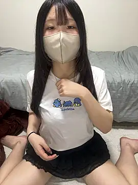 Snapshot of momo_chi_o0 chatting on May 2026 04:37:01 PM momo chi o0 online show from May 2026 04:37:01 PM
