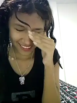 Yi Uzi online show from May 2026 11:23:04 PM