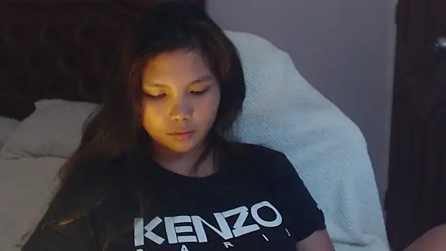 Snapshot of sweet_21_1 chatting on April 2026 01:34:01 PM sweet 21 1 online show from April 2026 01:34:01 PM