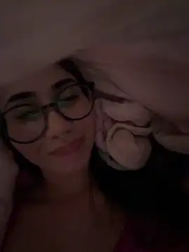 juliacosta online show from May 2026 01:03:02 AM