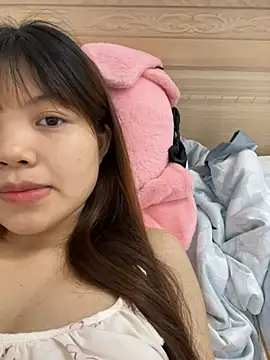 Snapshot of -Vaci- chatting on April 2026 01:58:02 PM -Vaci- online show from April 2026 01:58:02 PM