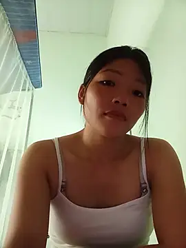 Snapshot of -Quyny- chatting on June 2026 04:57:01 AM -Quyny- online show from June 2026 04:57:01 AM
