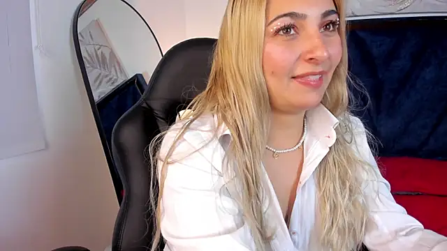 Catalina Osorio online show from May 2026 12:02:01 PM