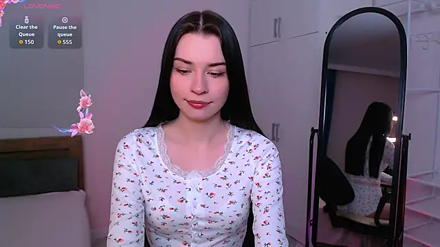 Snapshot of Tina_Charm chatting on May 2026 06:31:02 PM Tina Charm online show from May 2026 06:31:02 PM