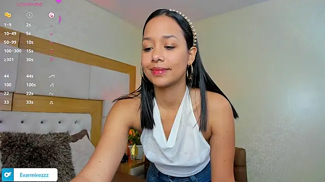 Snapshot of Venezuelan_Butt chatting on May 2026 01:28:02 PM Venezuelan Butt online show from May 2026 01:28:02 PM