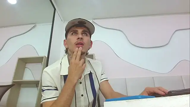 Snapshot of DanntheStiff chatting on May 2026 05:09:01 PM DanntheStiff online show from May 2026 05:09:01 PM