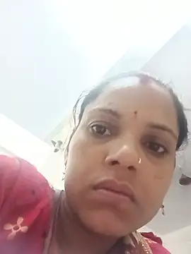 Sapnaroy1213 online show from June 2026 11:13:01 PM