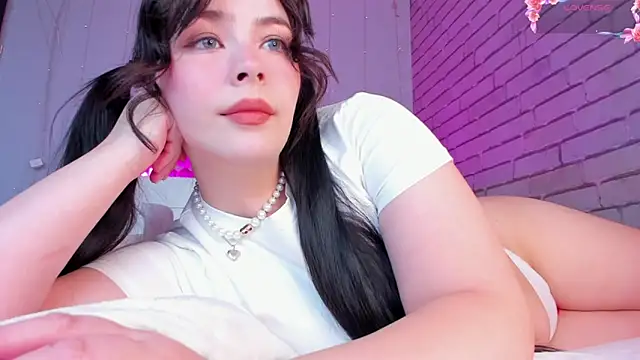 Snapshot of NatalForsy chatting on June 2026 10:28:02 AM NatalForsy online show from June 2026 10:28:02 AM