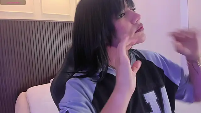 Snapshot of MILLYEVANS1 chatting on April 2026 03:02:01 AM MILLYEVANS1 online show from April 2026 03:02:01 AM