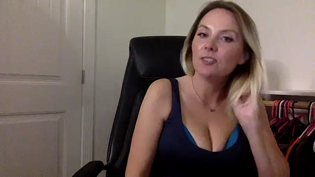 Snapshot of Natural_DDD chatting on May 2026 04:39:02 AM Natural DDD online show from May 2026 04:39:02 AM