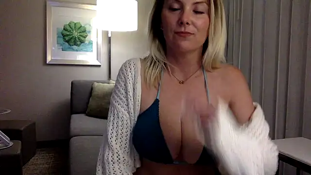Snapshot of Natural_DDD chatting on May 2026 04:18:02 AM Natural DDD online show from May 2026 04:18:02 AM